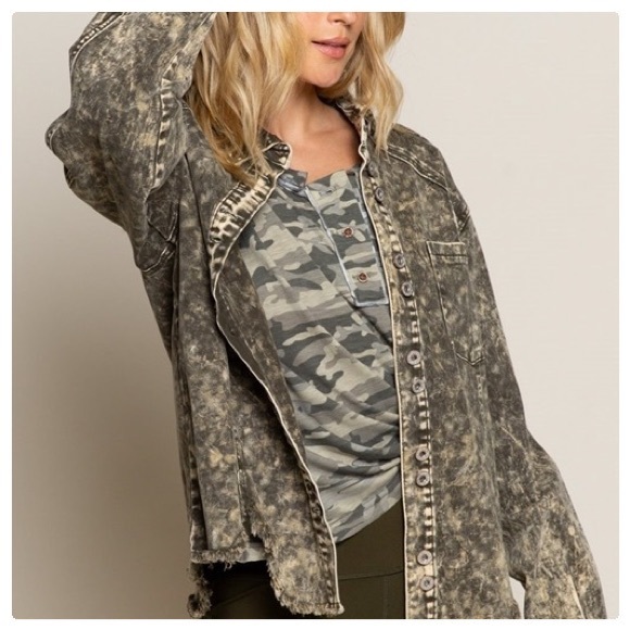 POL Vintage Wash Denim Twill Jacket - Picture 5 of 14